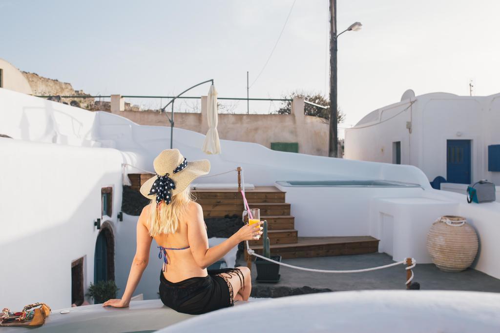 Gemini Caves Villa Oia Exterior photo